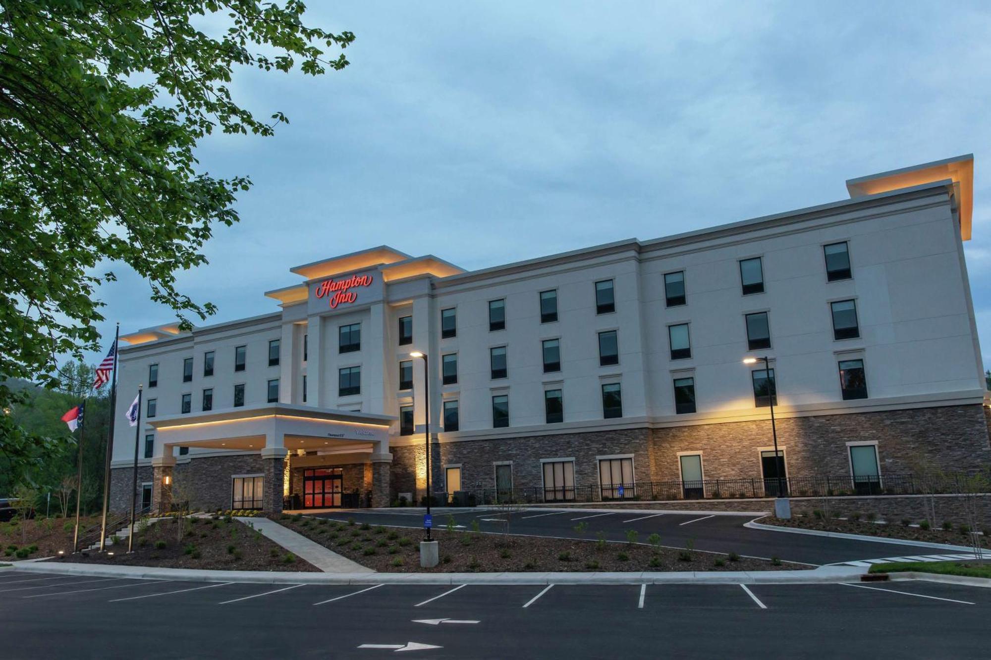 Hampton Inn Блэк-Маунтин Экстерьер фото